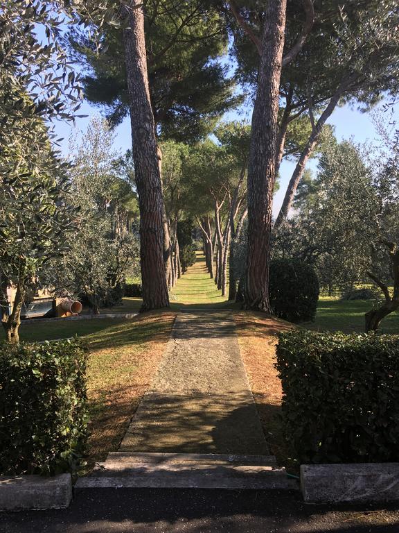 Casa Nostra Signora Hotel Isola Farnese Bagian luar foto