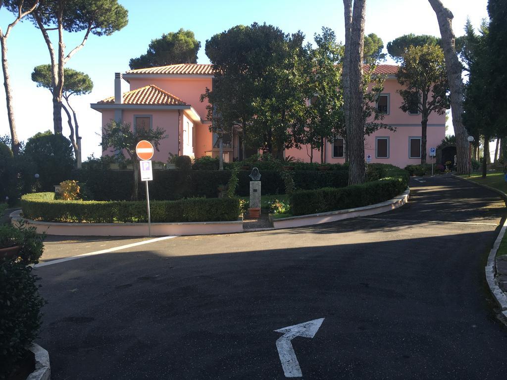 Casa Nostra Signora Hotel Isola Farnese Bagian luar foto